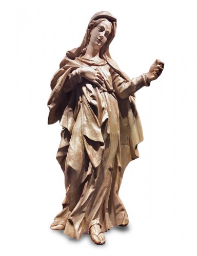 Madone en bois sculpté du XVIe siècle